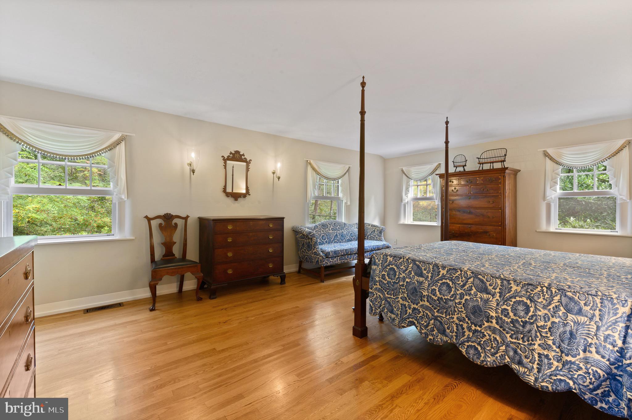 RADNOR HUNT - Residential