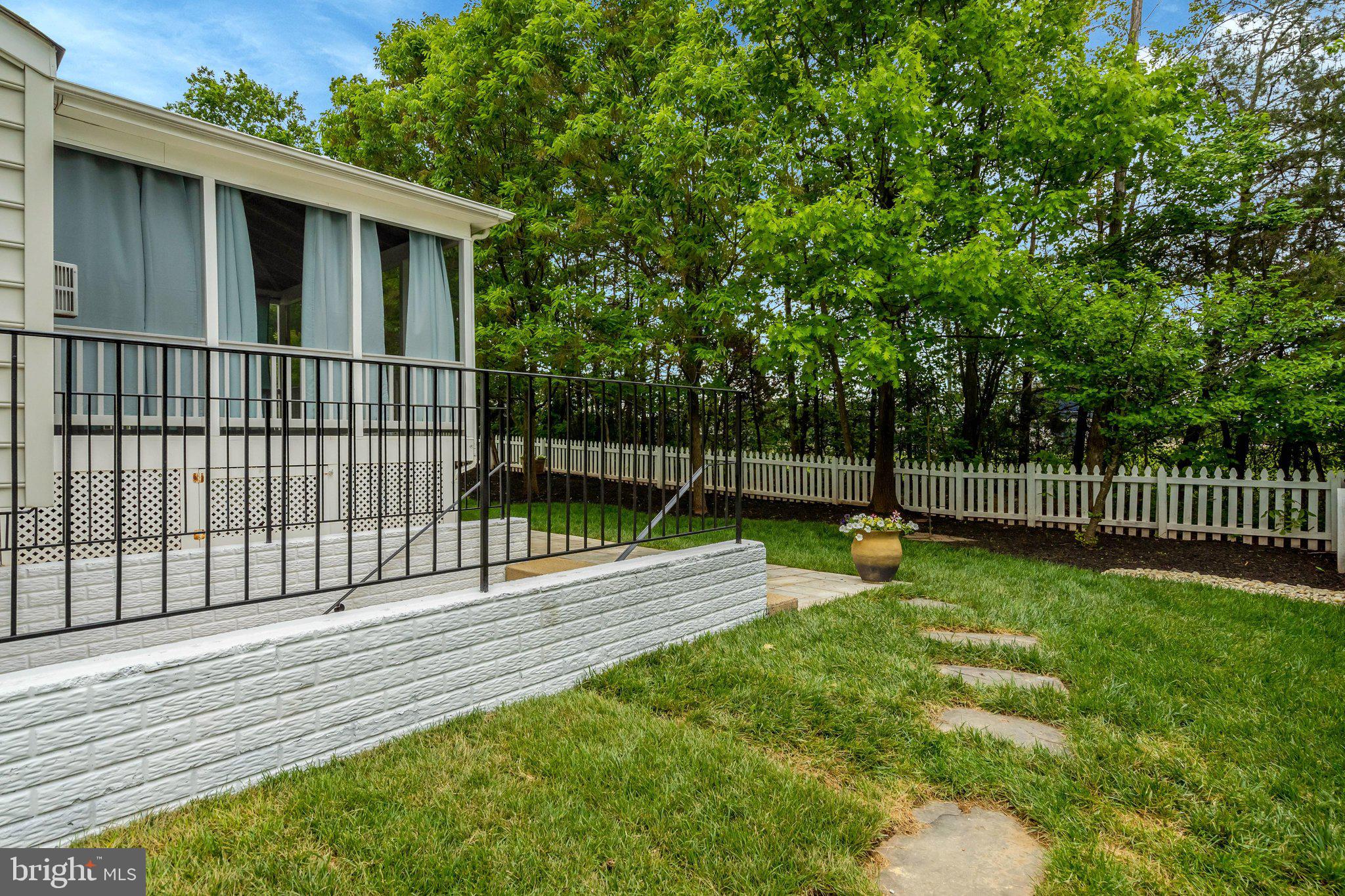BELMONT GREENE - Residential