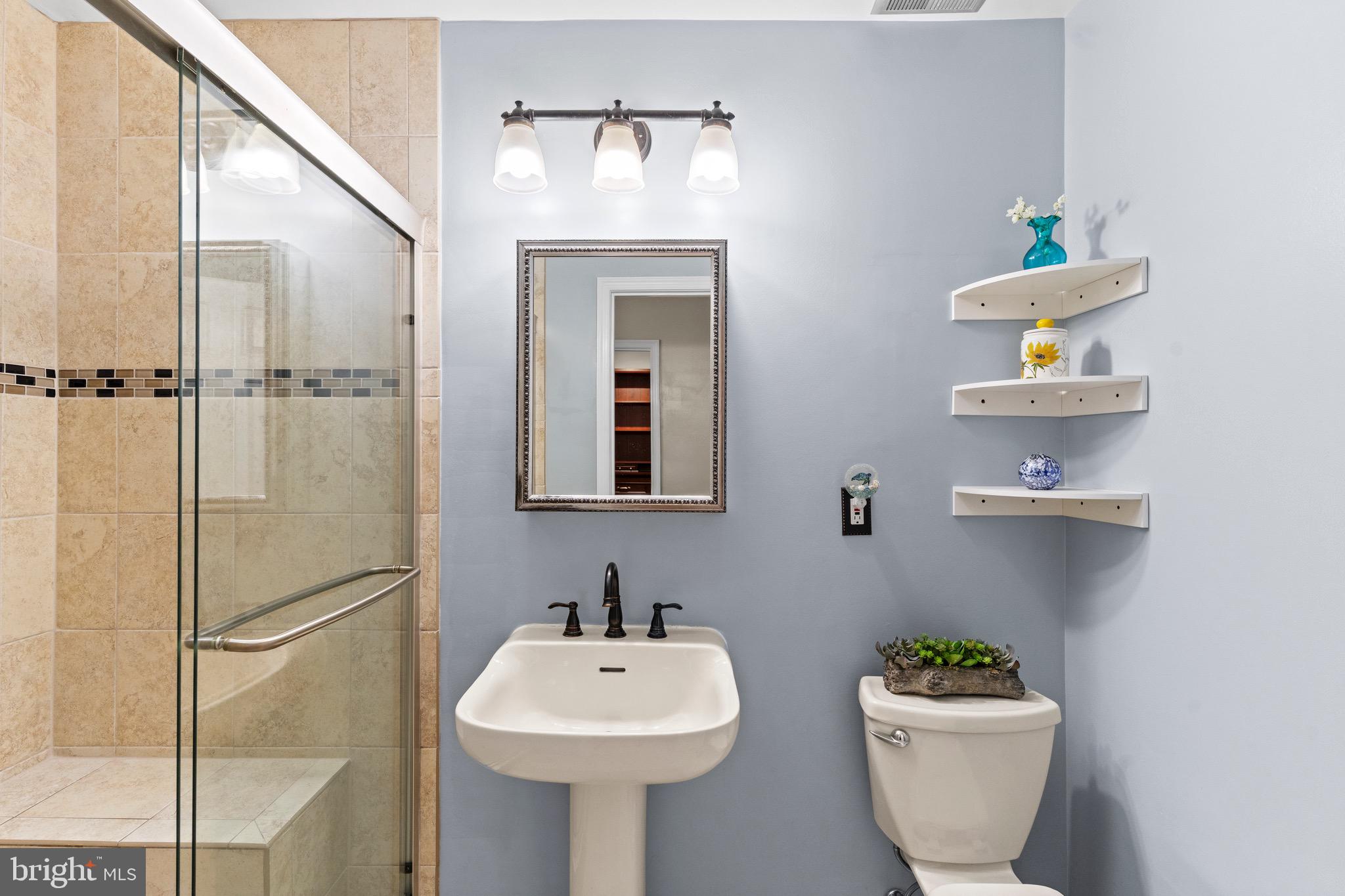 LAKEWOOD HILLS - Residential