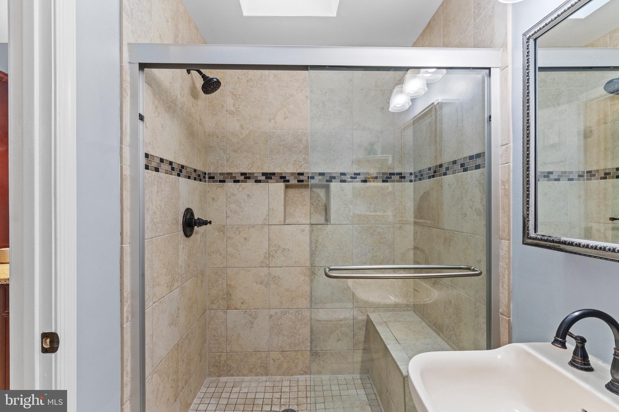 LAKEWOOD HILLS - Residential
