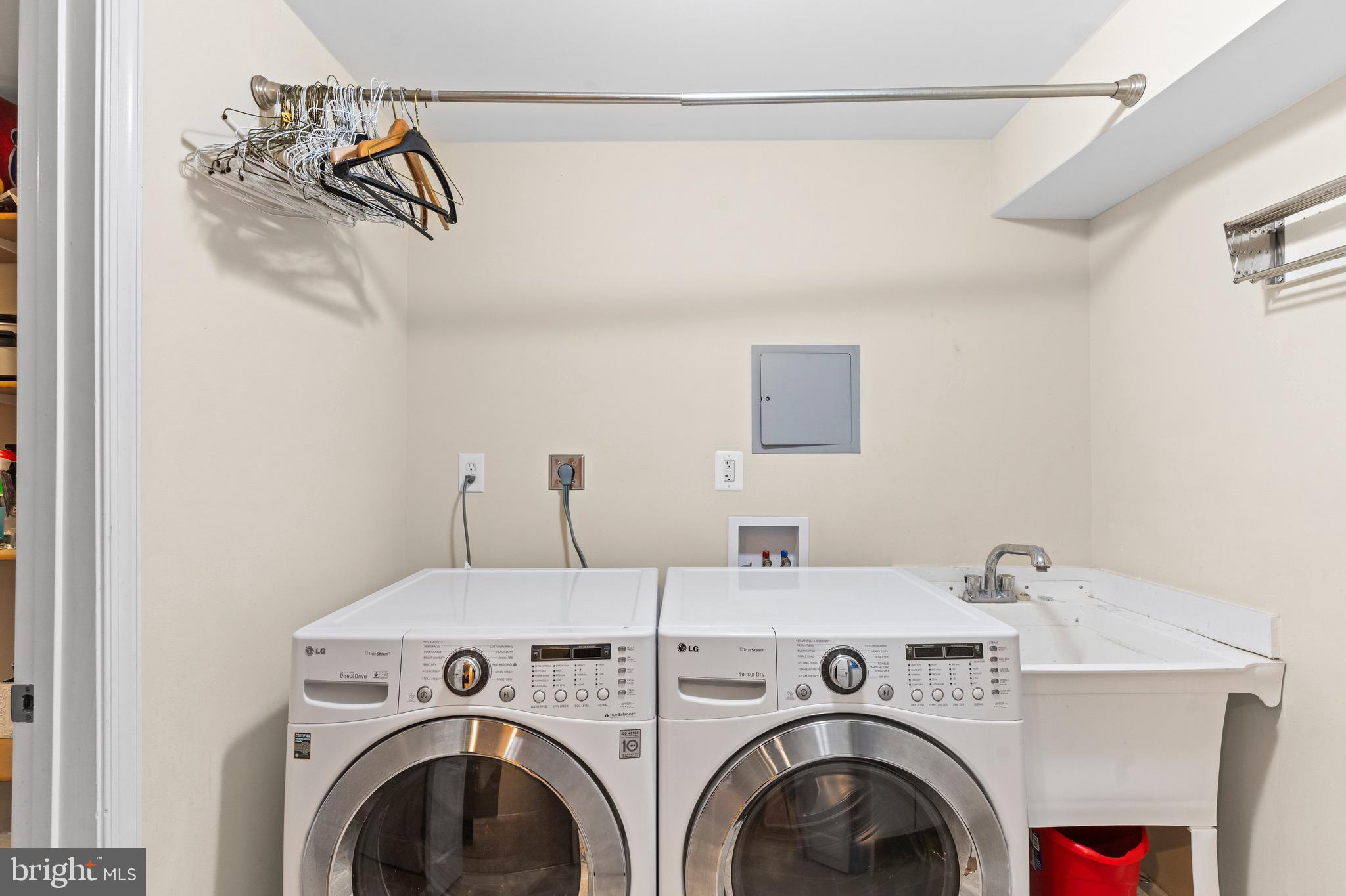 LAKEWOOD HILLS - Residential