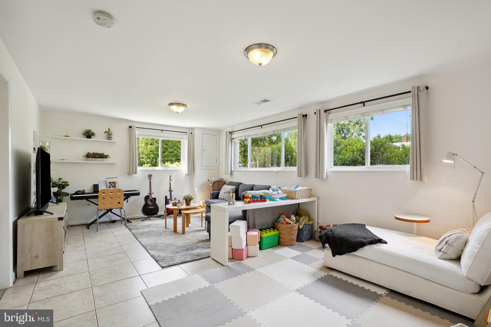 CARROLL KNOLLS - Residential