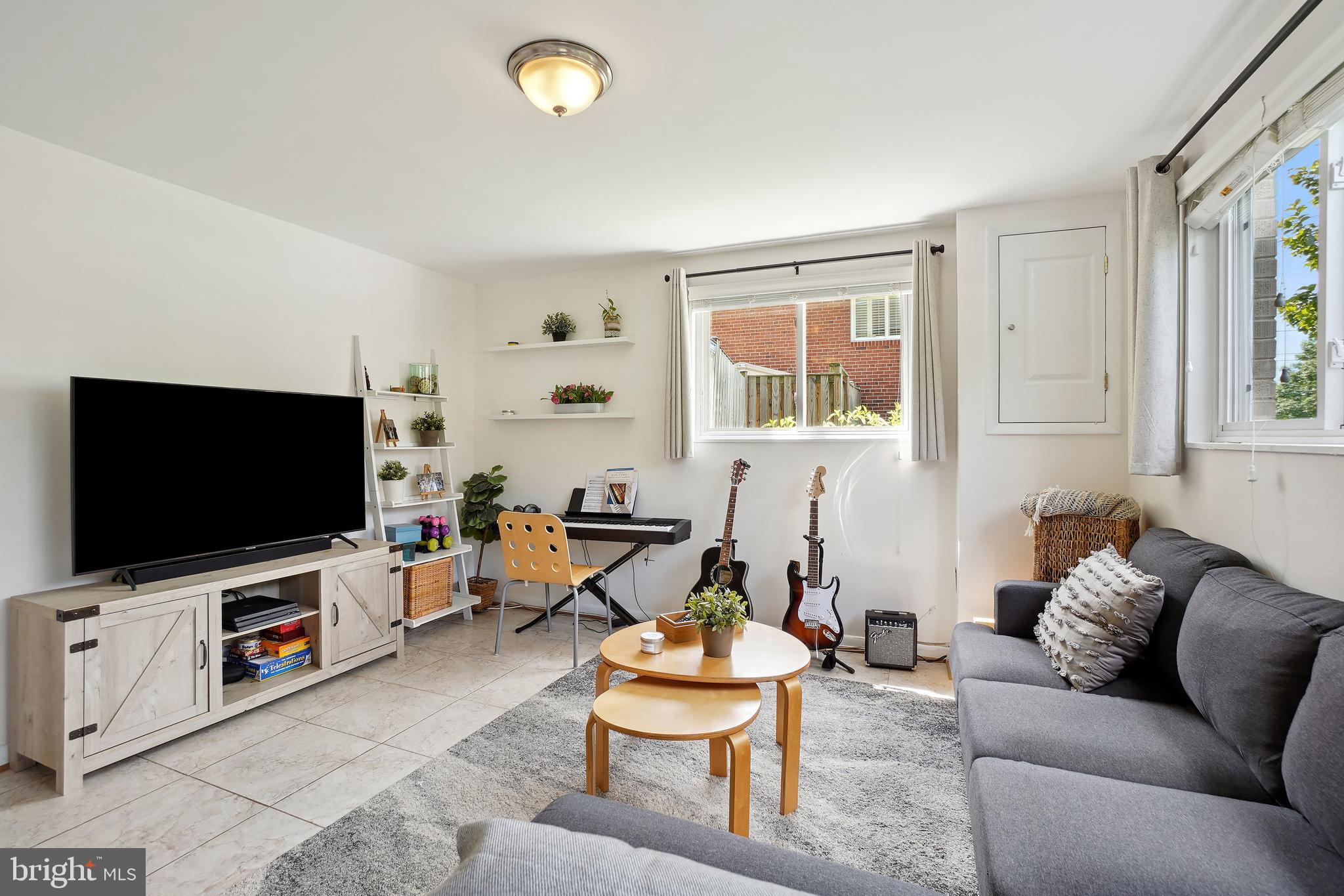 CARROLL KNOLLS - Residential