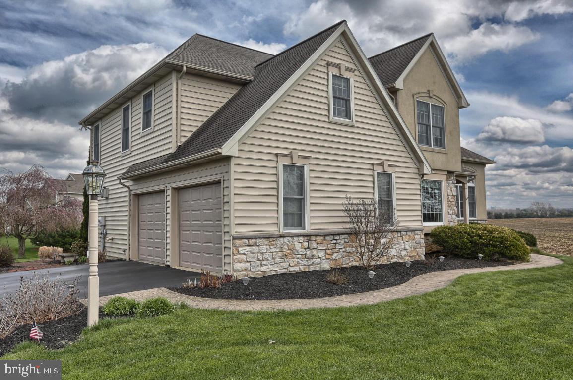 OLDE FIELD - Residential