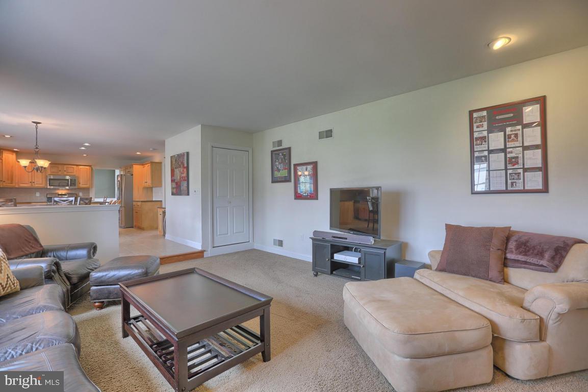 OLDE FIELD - Residential