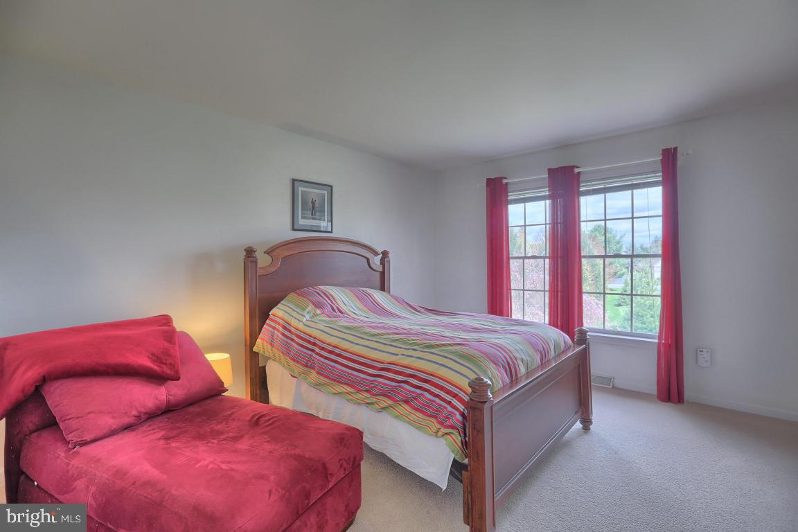 OLDE FIELD - Residential