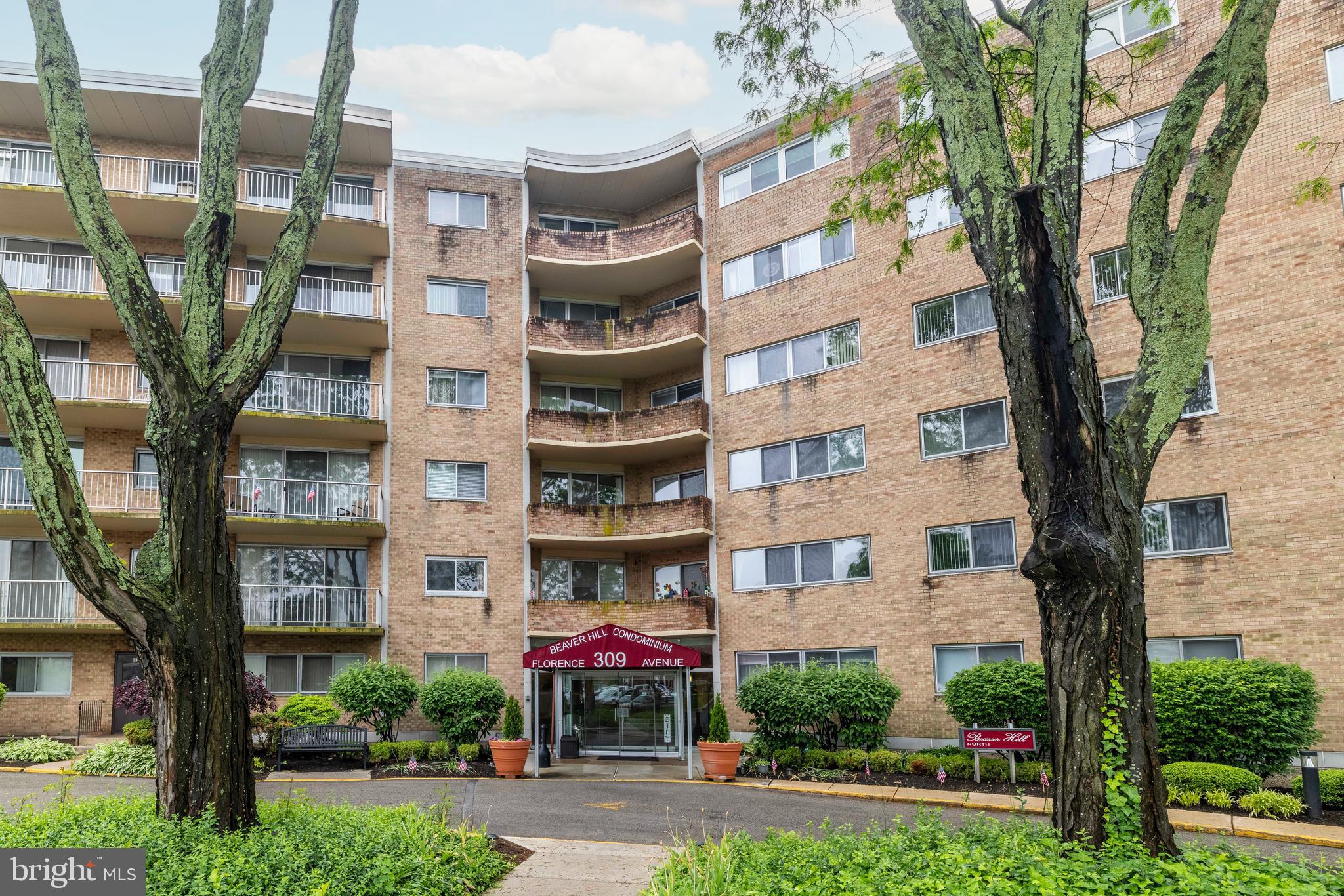 Discover this beautiful top-floor condo in the highly sought-after Beaver Hill community. Rent payment includes ALL UTILITIES. This updated and spacious one-bedroom has a den that can easily serve as a second bedroom. Available for occupancy starting August 1st. The monthly rent includes all utilities, offering both value and convenience. Step out onto the large balcony and enjoy tree-top views, and take advantage of the many amenities the community provides. Inside, the fully equipped modern kitchen boasts stainless steel appliances, granite countertops, a ceramic tile backsplash, and attractive cabinetry. The updated bathroom features a walk-in shower, and storage is plentiful with multiple closets, including a generous walk-in. Bright and clean laundry facilities on the same floor.
Located in Jenkintown Borough, this condo is just a short walk to the Jenkintown train station and directly across from Jenkintown School. The charming town center—with its coffee shops, restaurants, and annual events—is only a 10-minute walk away.
Easy to show—schedule your visit today!
