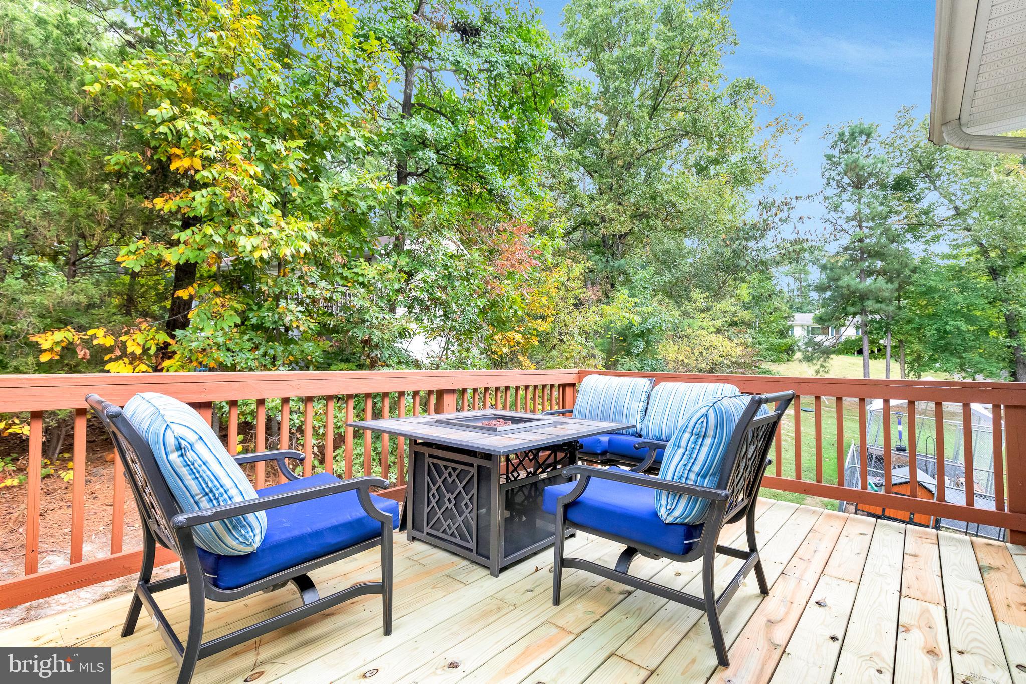 LAKE CAROLINE - Residential