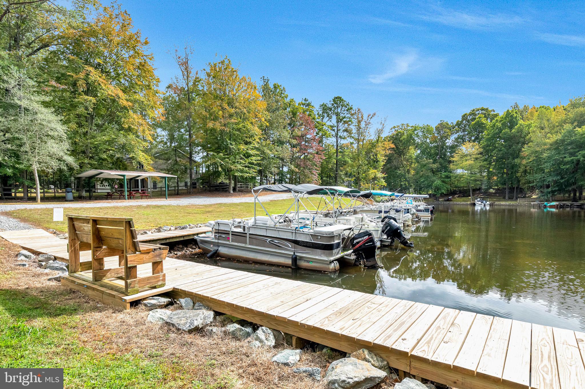 LAKE CAROLINE - Residential