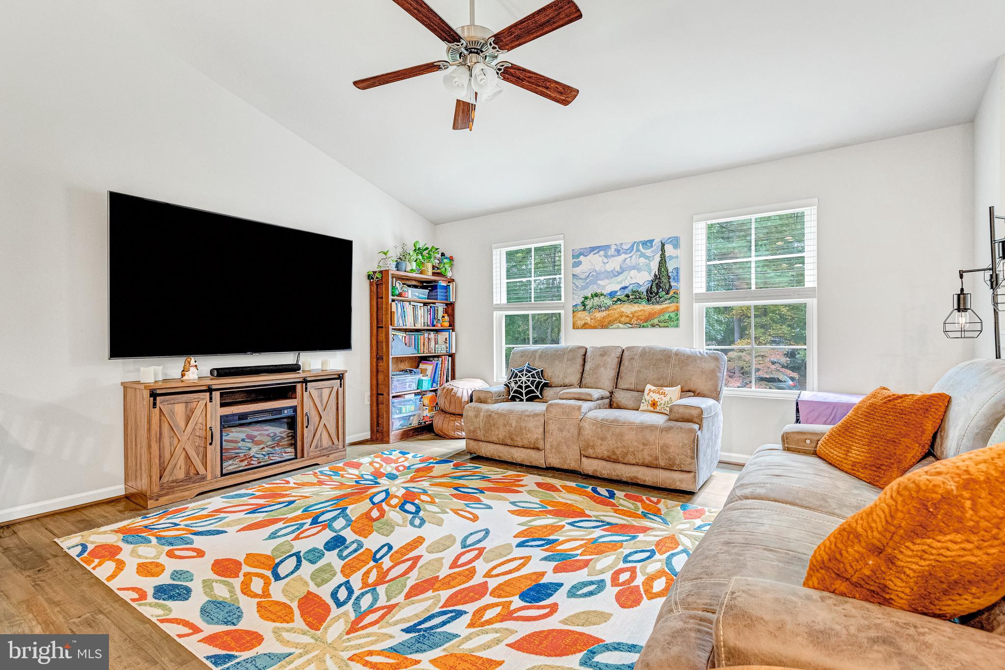 LAKE CAROLINE - Residential