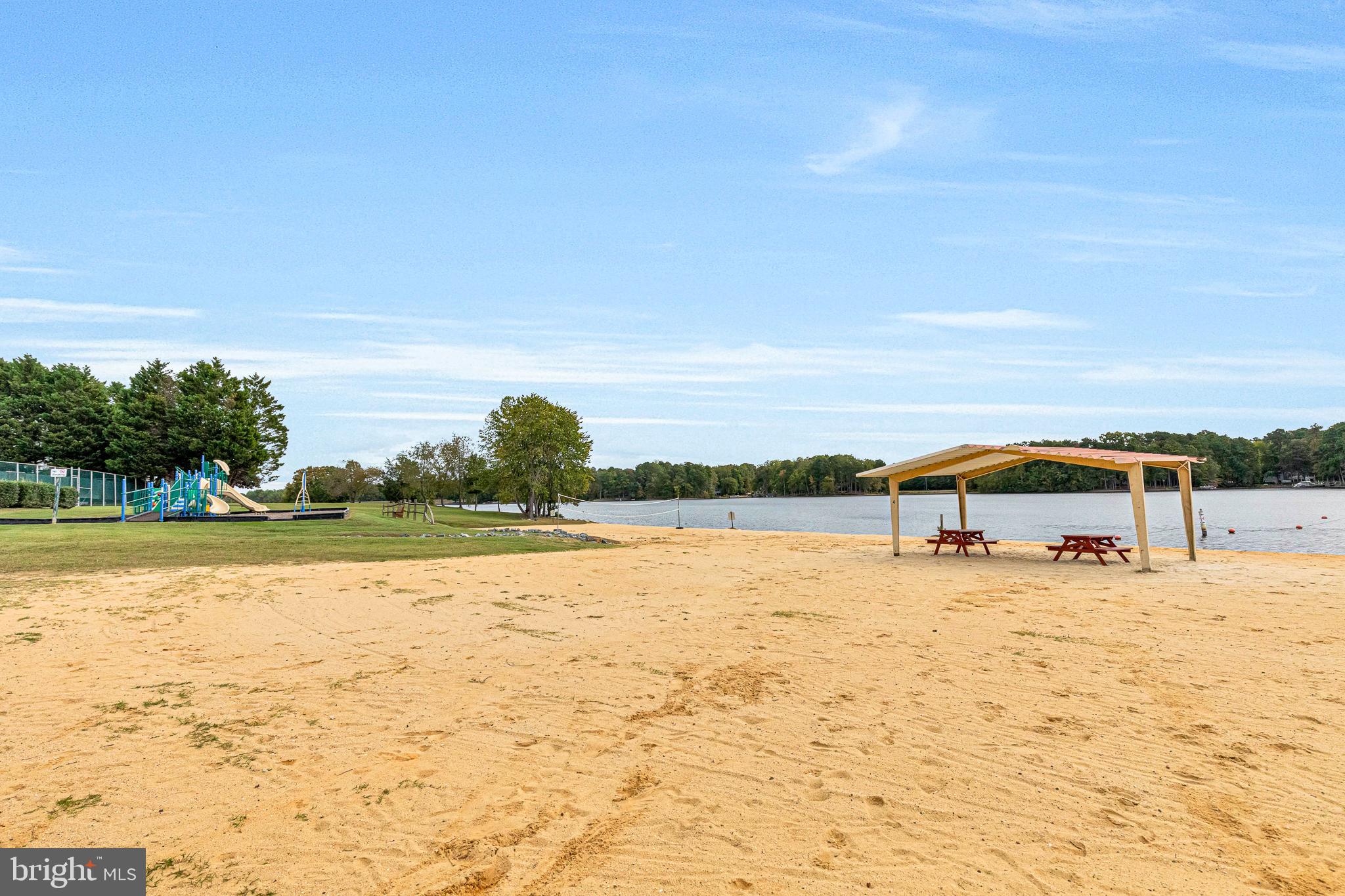 LAKE CAROLINE - Residential