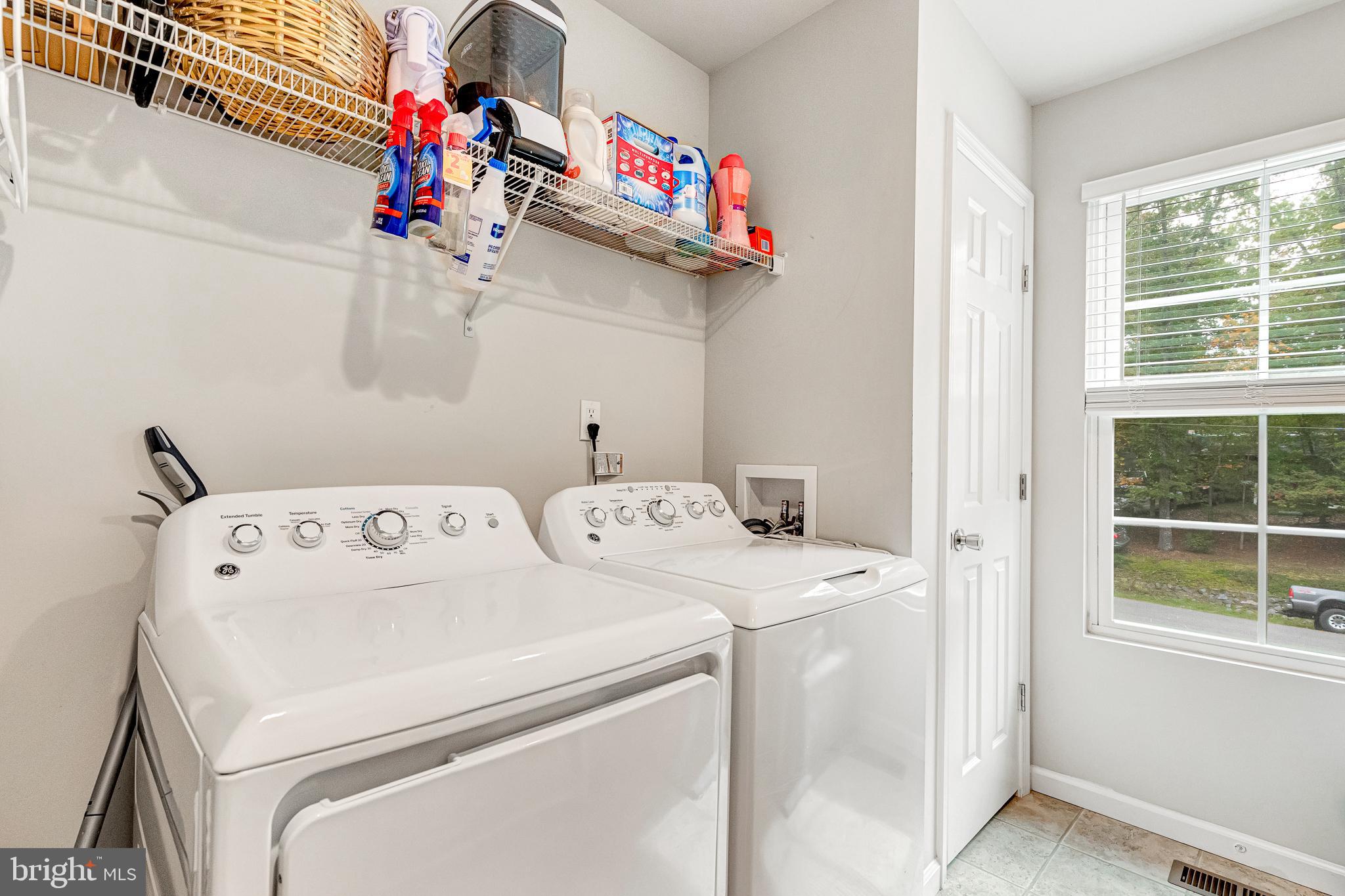 LAKE CAROLINE - Residential