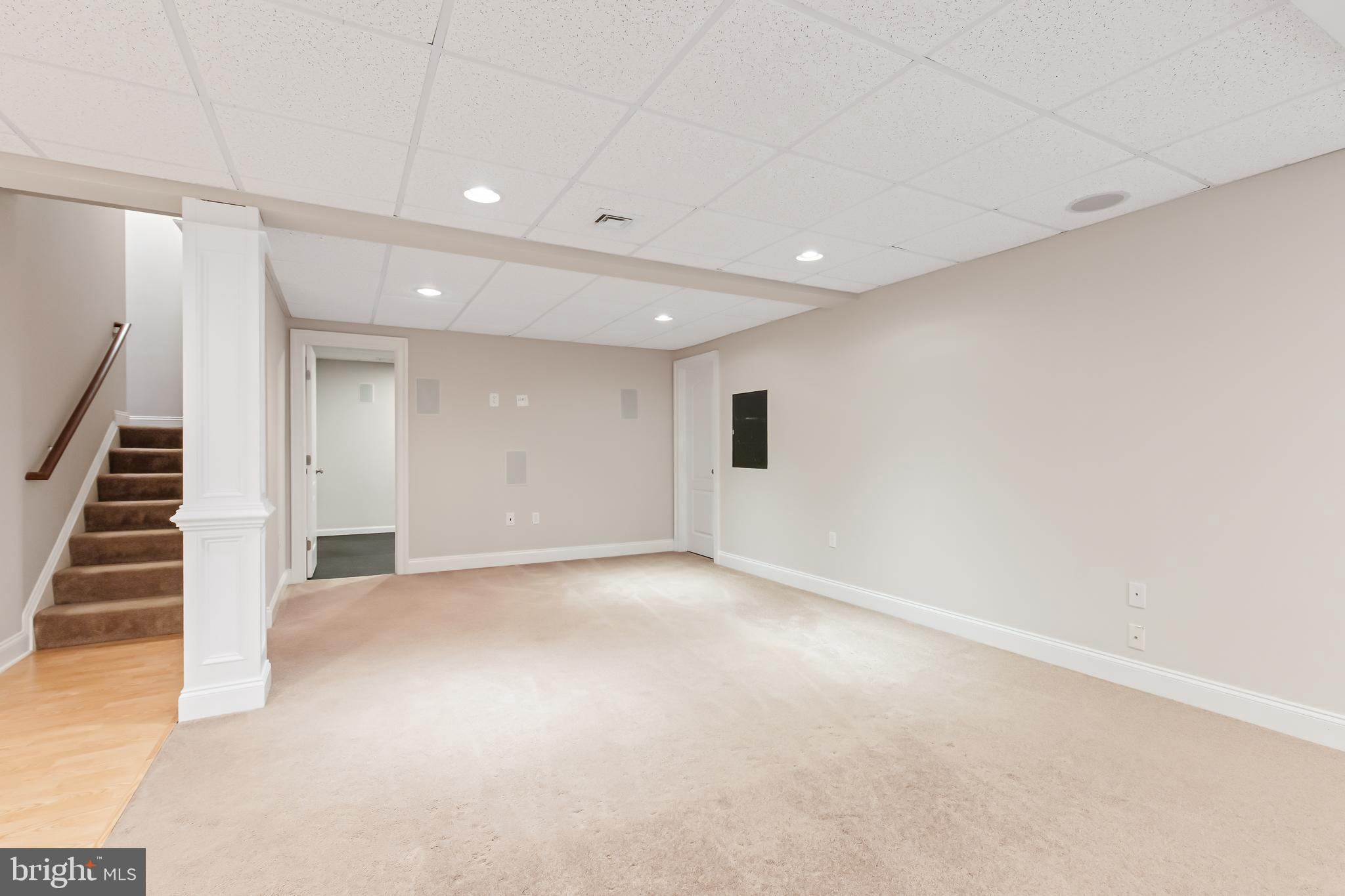 MEADOW RUN - Residential