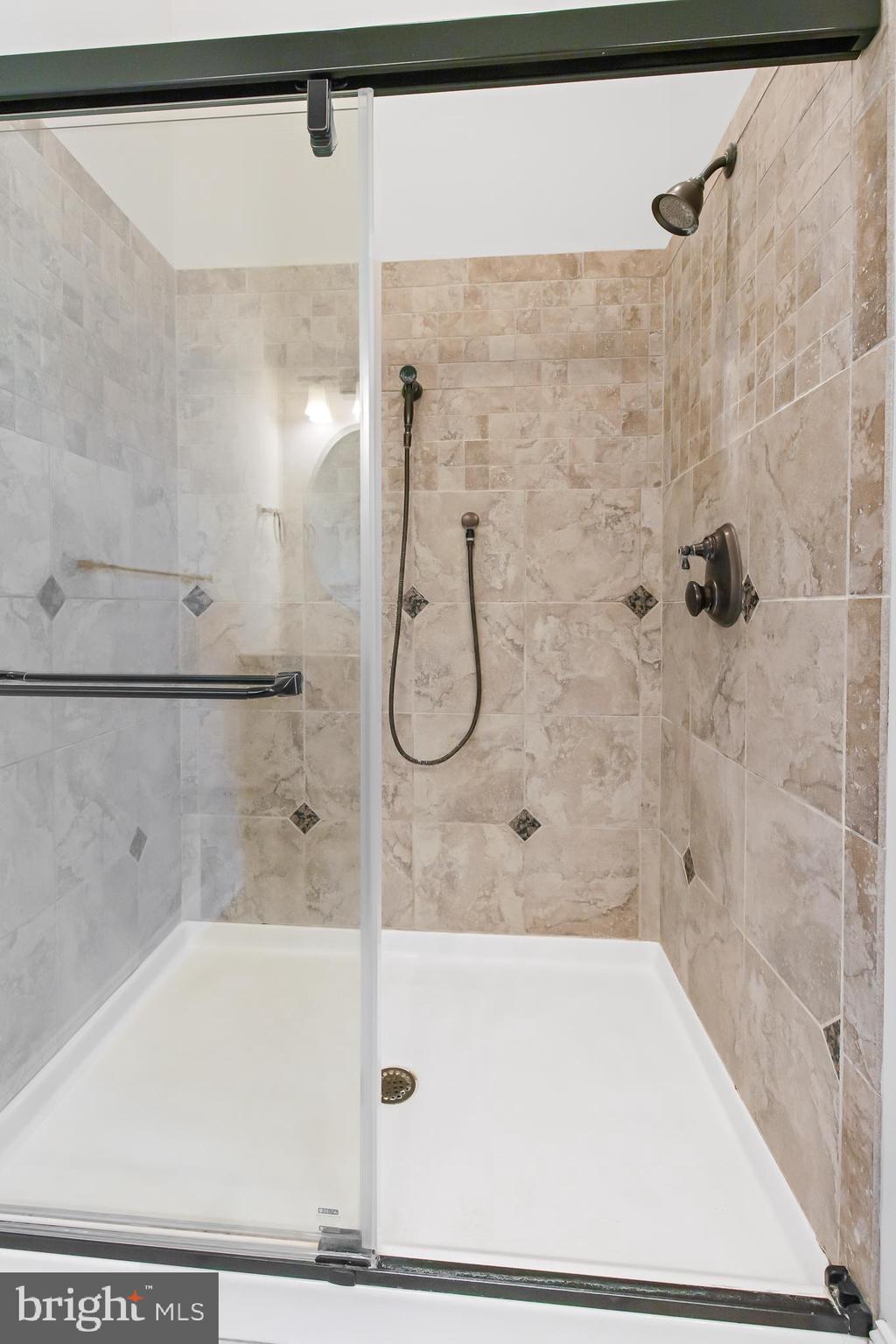 MEADOW RUN - Residential