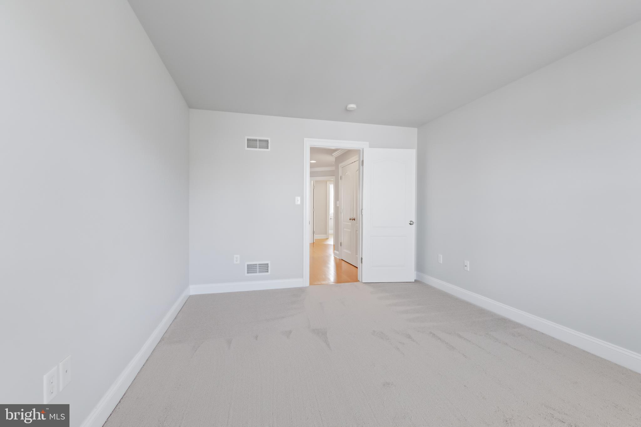 MEADOW RUN - Residential