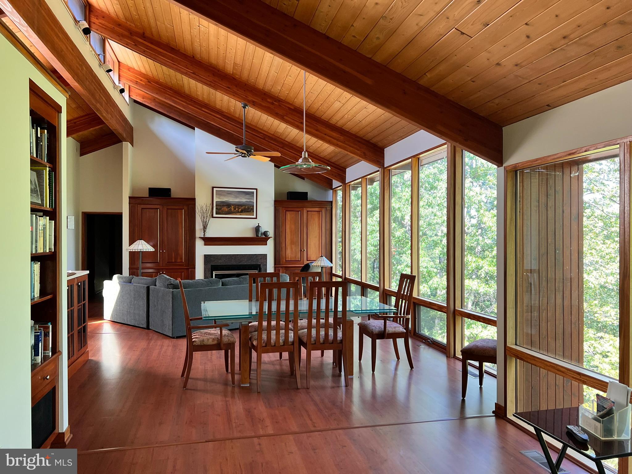 THE WOODS - Residential