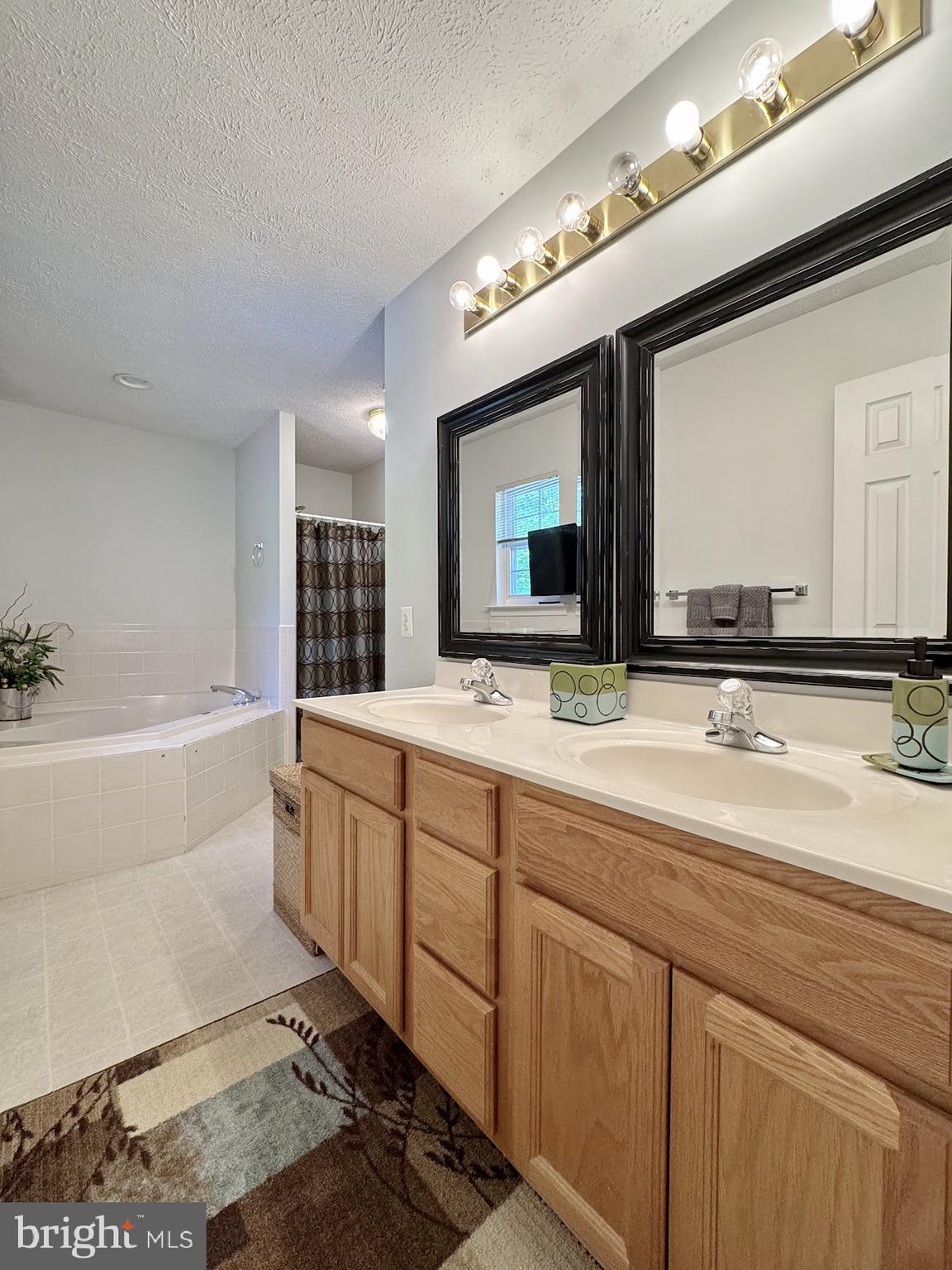 SCOUTS TRAIL - Residential