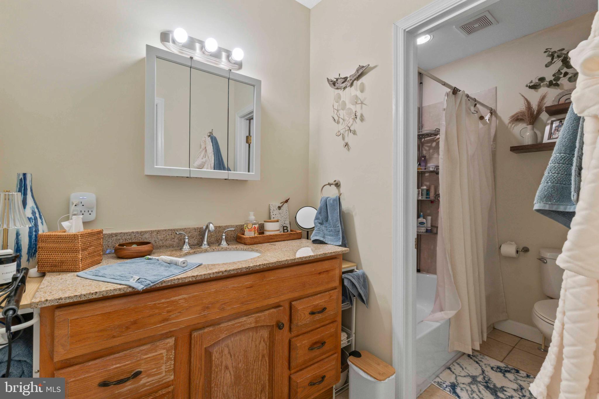 ROLAND PARK - Commercial Sale