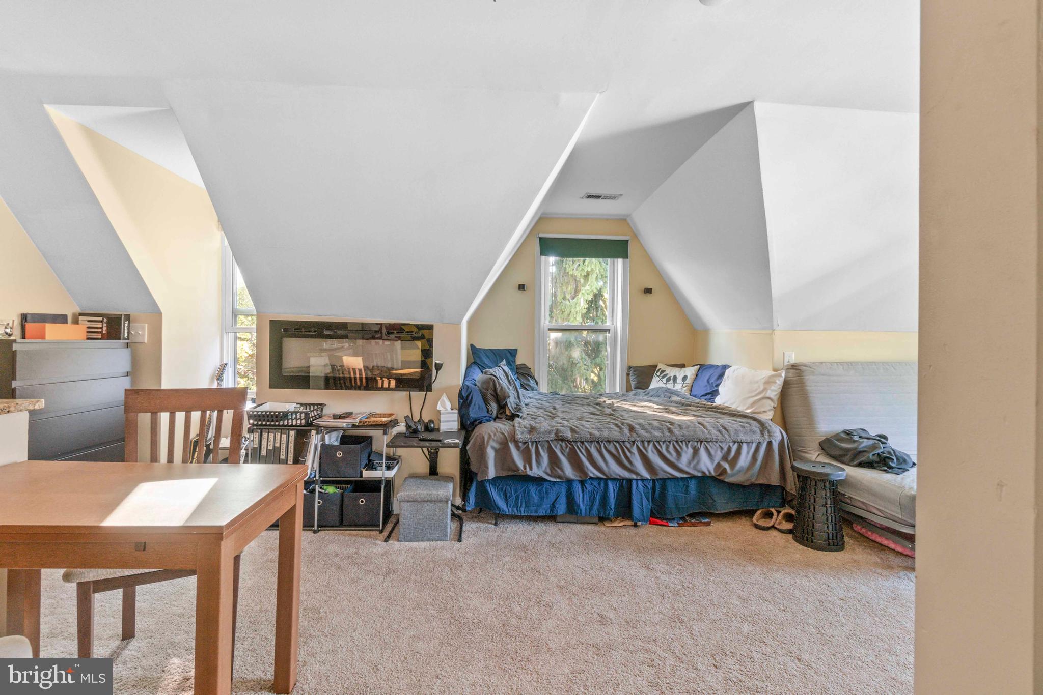 ROLAND PARK - Commercial Sale