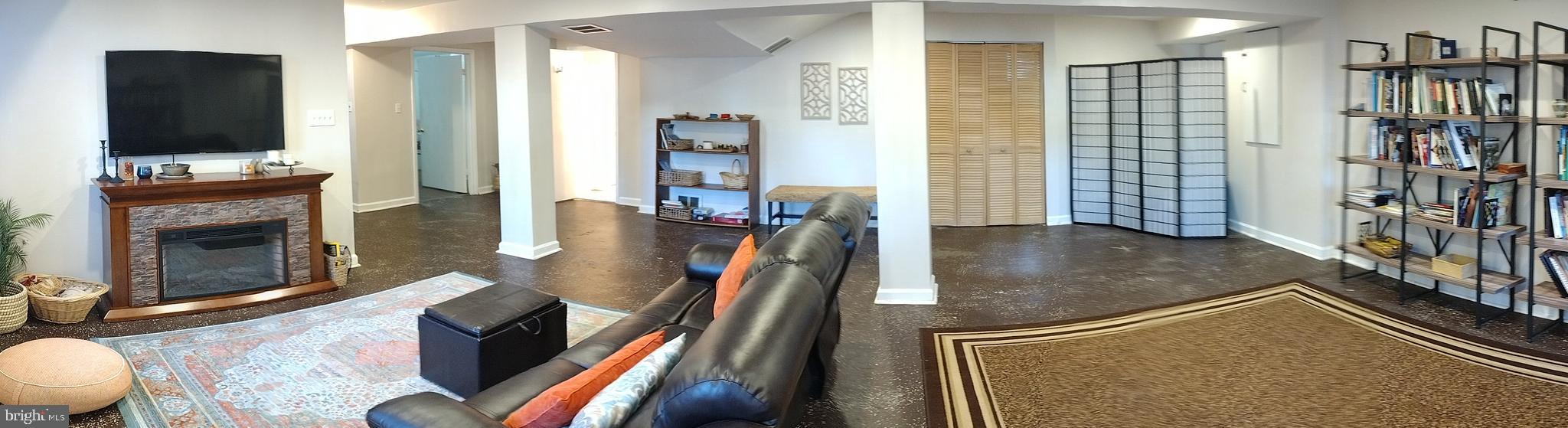 SQUIRES HILL - Residential