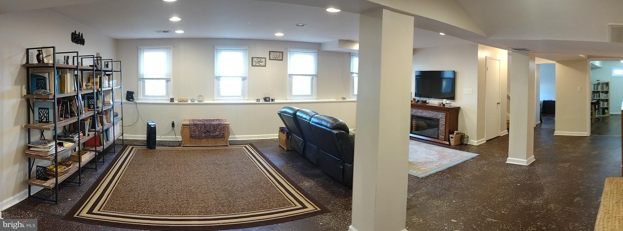 SQUIRES HILL - Residential