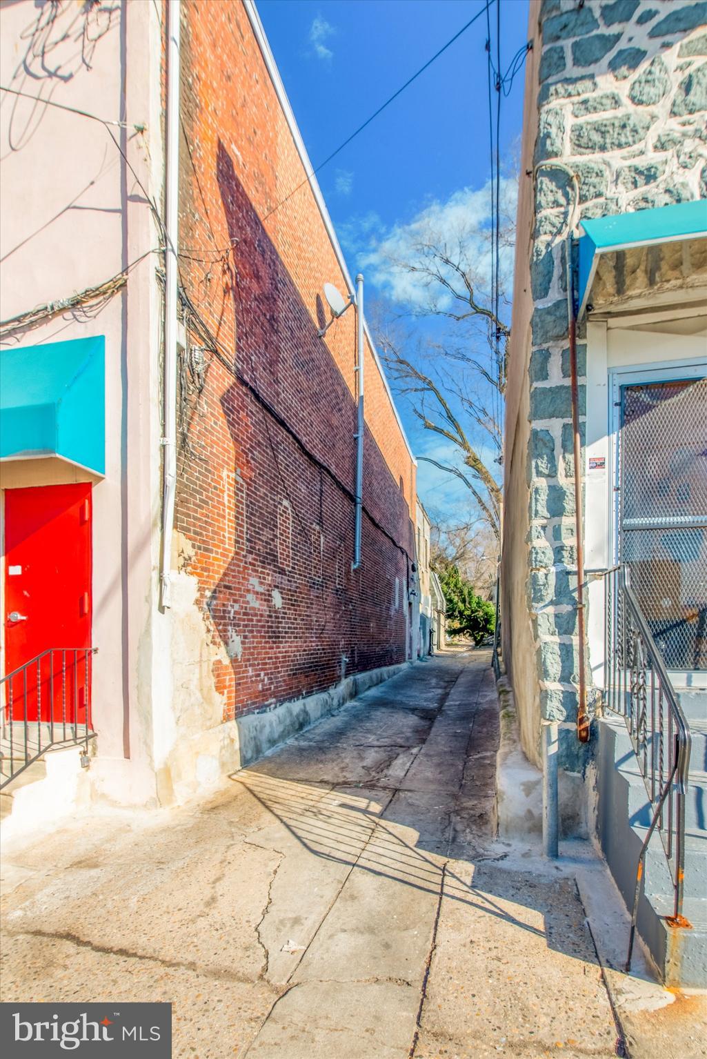 WALNUT HILL - Commercial Sale