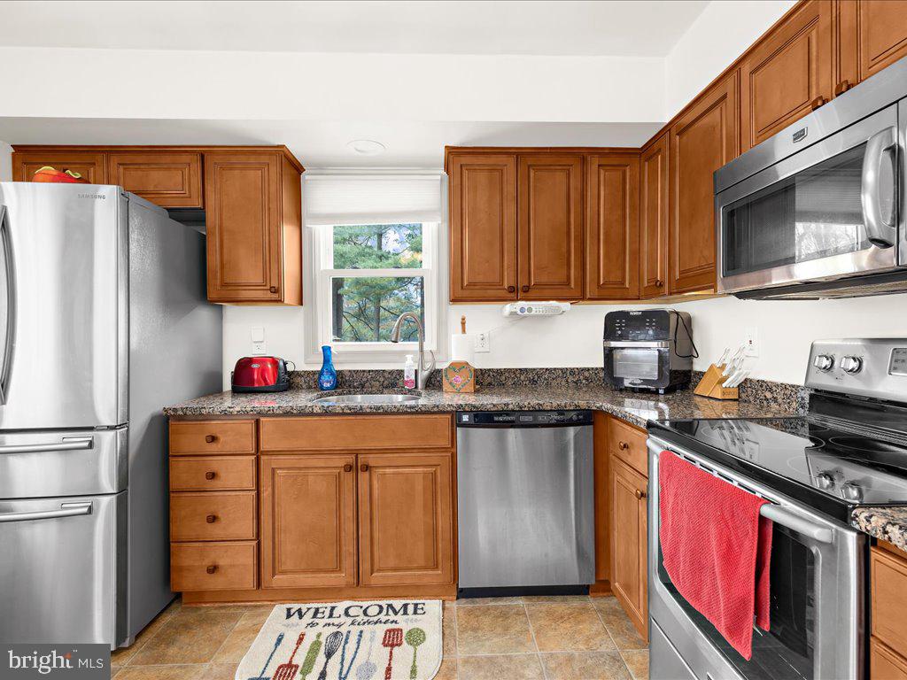 ELMHURST - Residential