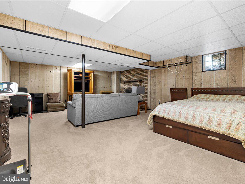 ELMHURST - Residential