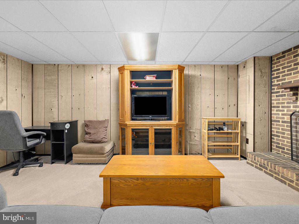 ELMHURST - Residential