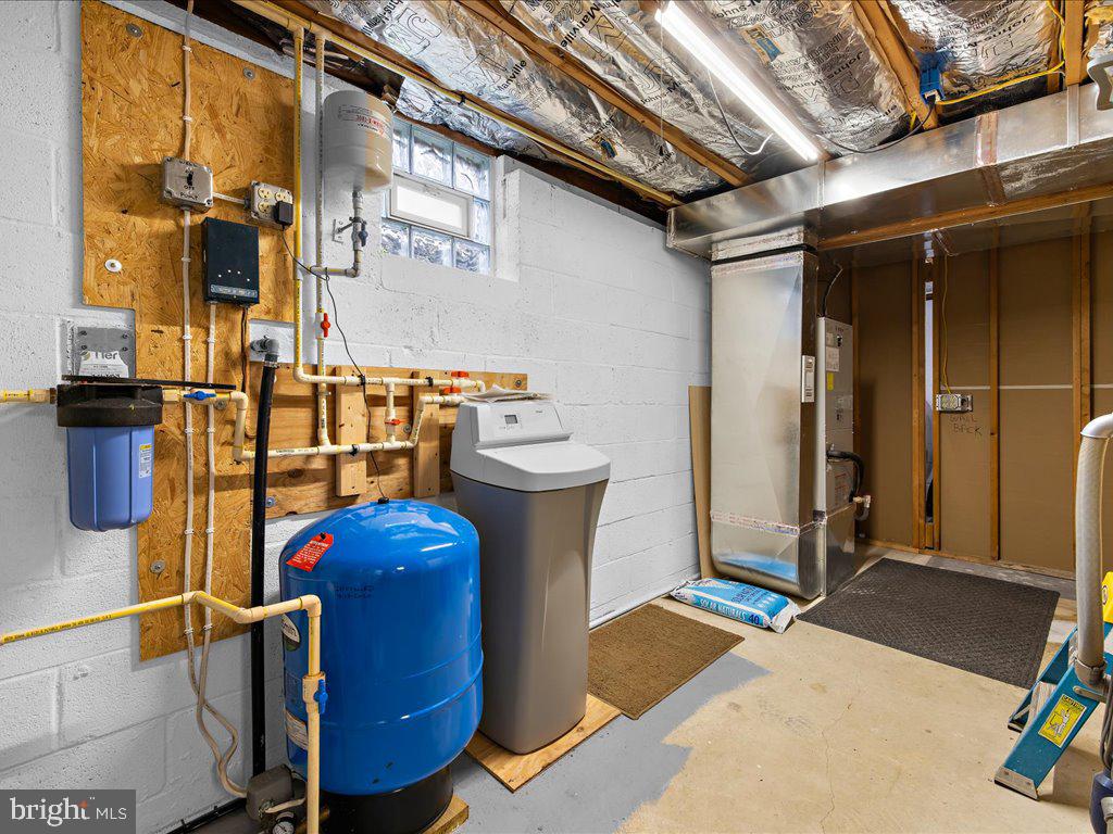 ELMHURST - Residential