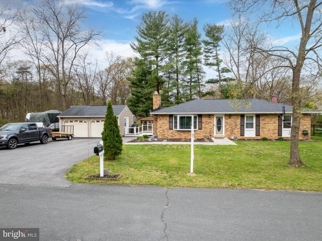 ELMHURST - Residential