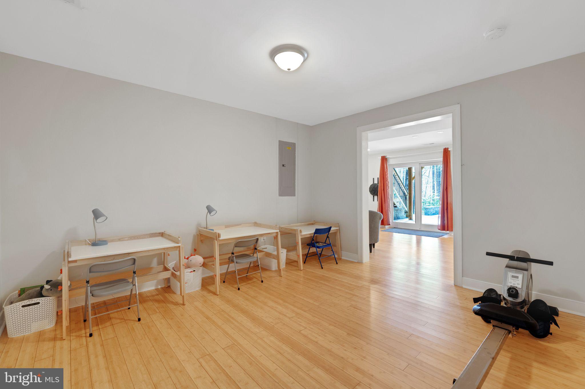 SOUTH WOODS - Residential