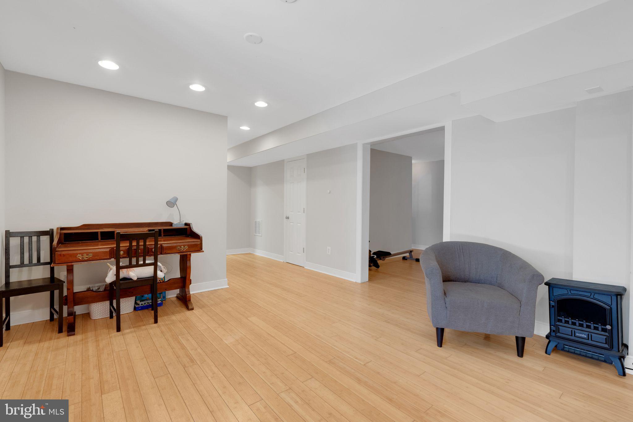 SOUTH WOODS - Residential