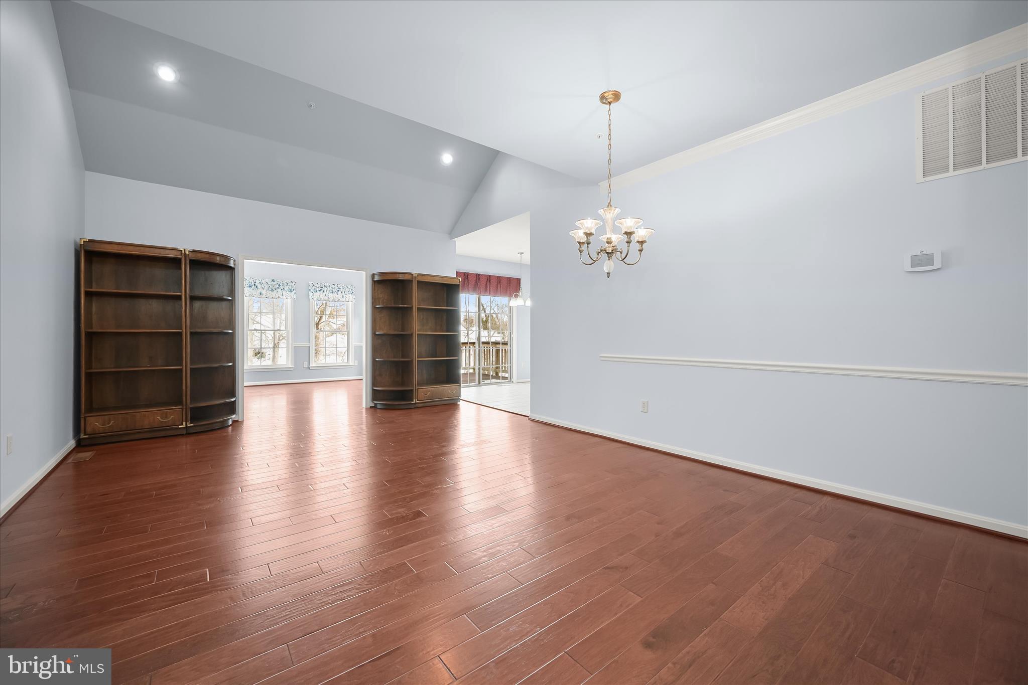 HICKORY CREST - Residential