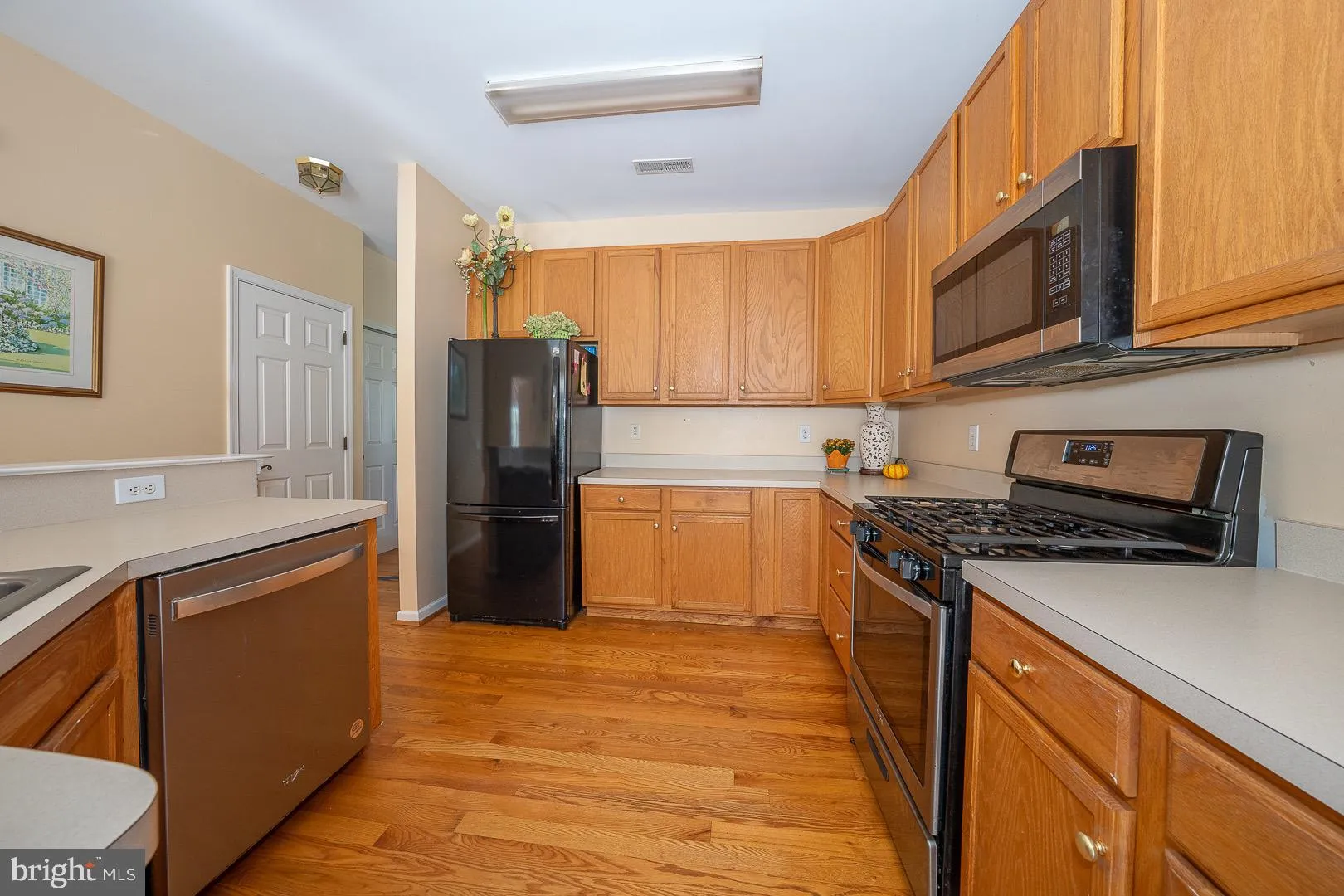 Springfield, Pennsylvania 19064, United States, 2 Bedrooms Bedrooms, ,3 BathroomsBathrooms,Residential,Coming Soon,233540