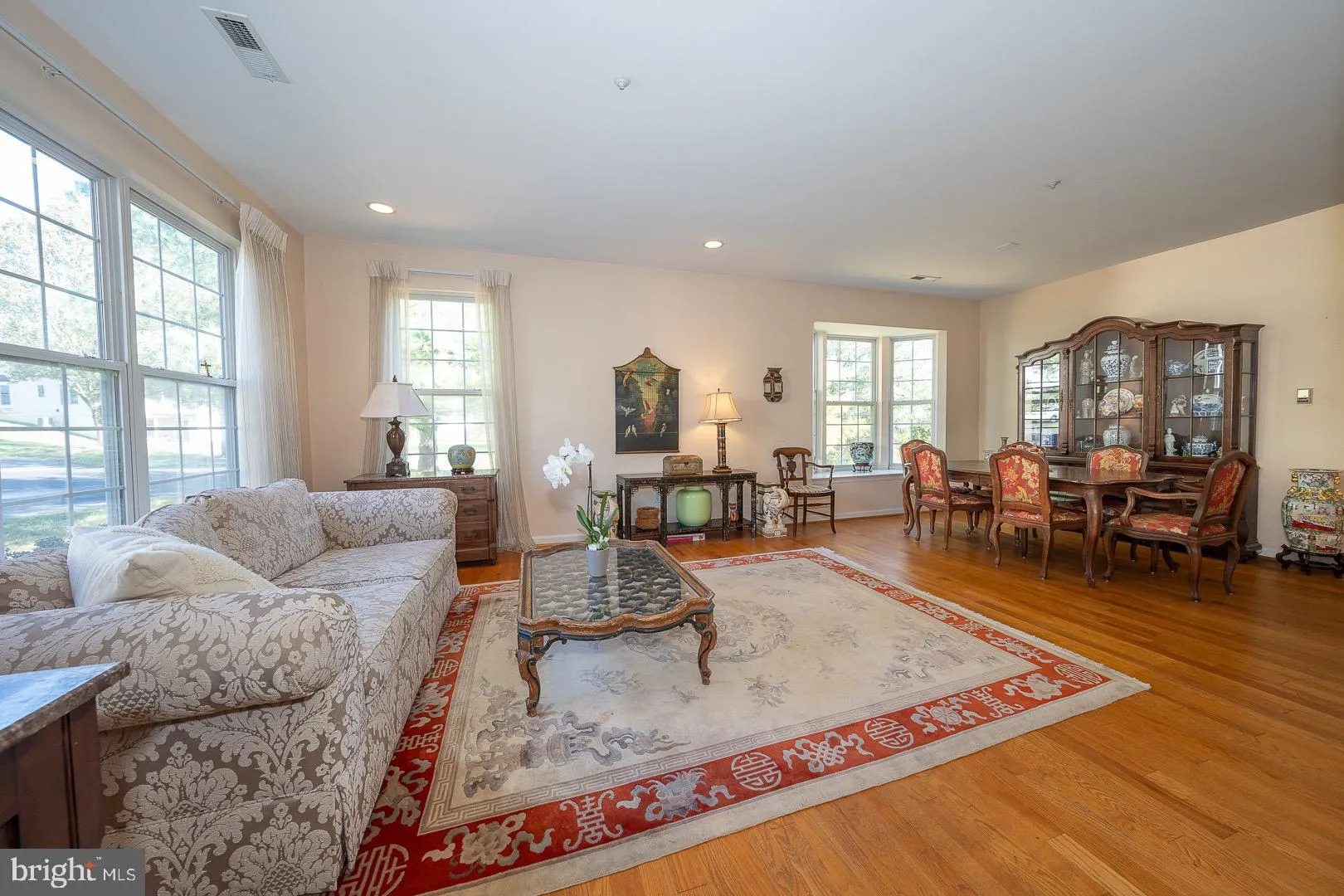 Springfield, Pennsylvania 19064, United States, 2 Bedrooms Bedrooms, ,3 BathroomsBathrooms,Residential,Coming Soon,233540