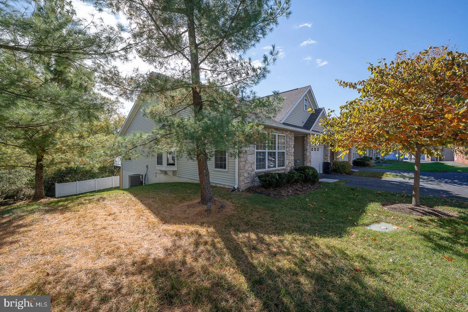 Springfield, Pennsylvania 19064, United States, 2 Bedrooms Bedrooms, ,3 BathroomsBathrooms,Residential,Coming Soon,233540