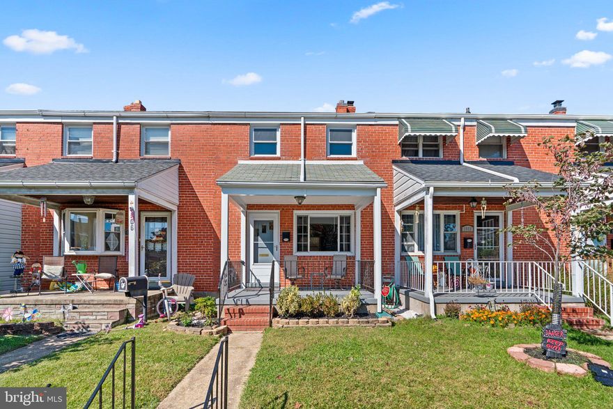 Beautiful 2 BR, 2 Bath Townhouse in the Stanbrook neighborhood. Off street parking in rear fenced yard, Possible 3rd BR or play room in finished lower level.
 A MUST SEE