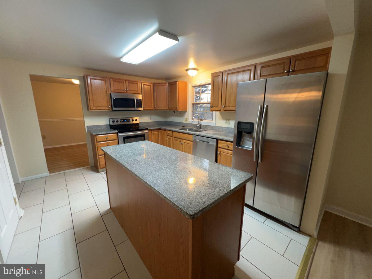 AMBER MEADOWS - Residential Lease