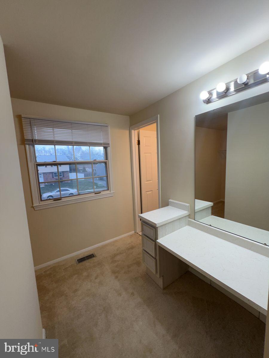 AMBER MEADOWS - Residential Lease