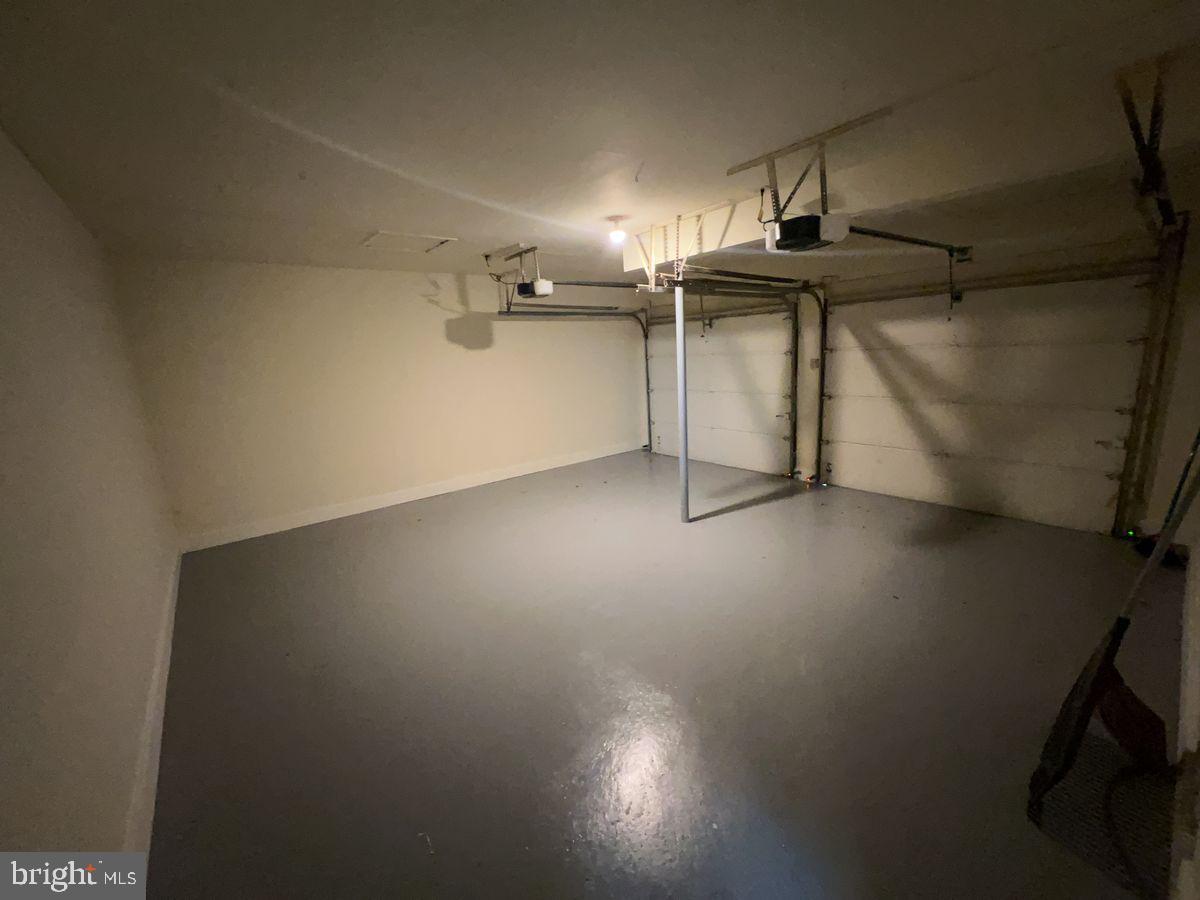 AMBER MEADOWS - Residential Lease