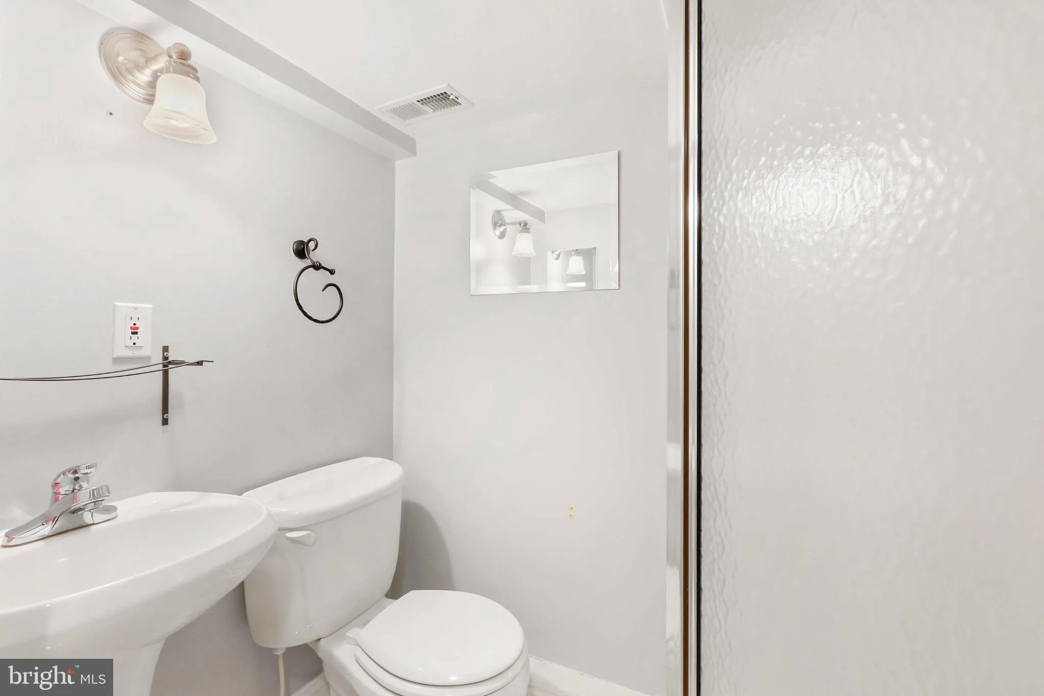 Baltimore, Maryland 21224, United States, 3 Bedrooms Bedrooms, ,2 BathroomsBathrooms,Residential,Active,87257