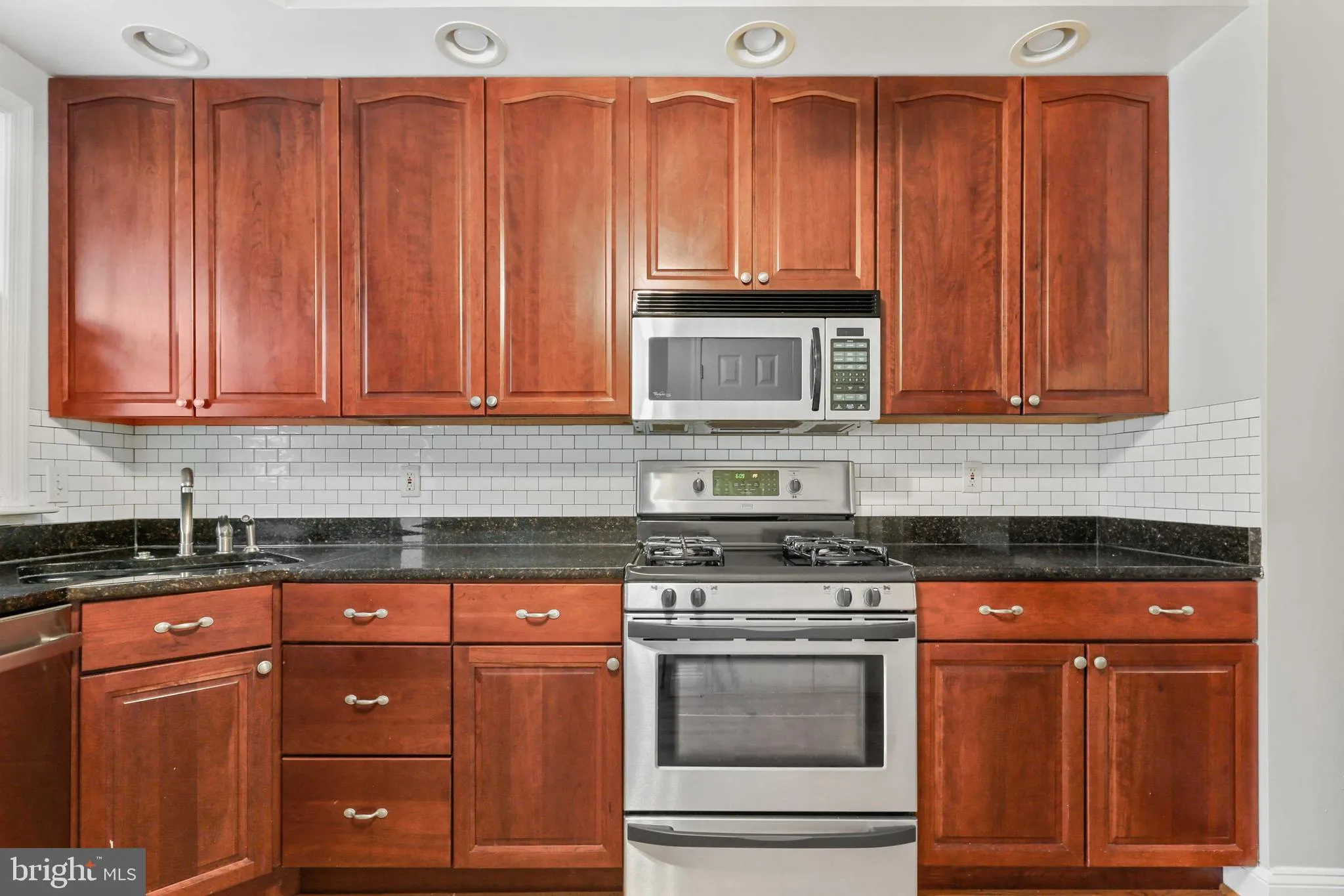 Baltimore, Maryland 21224, United States, 3 Bedrooms Bedrooms, ,2 BathroomsBathrooms,Residential,Active,87257