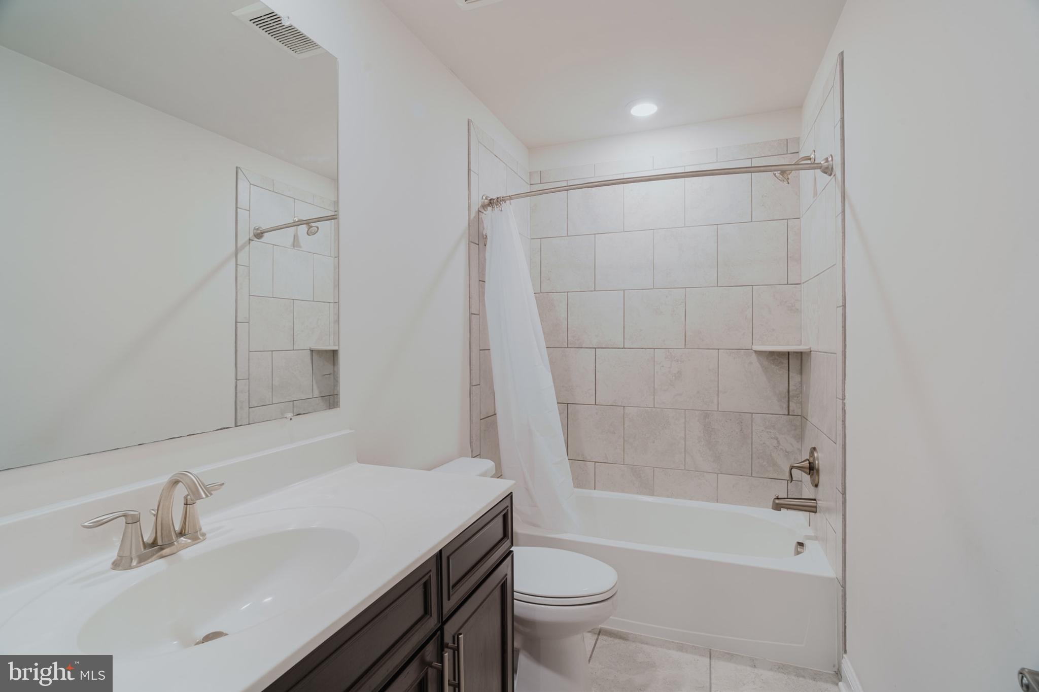 THE WOODS AT MYRTLE POINT - Residential