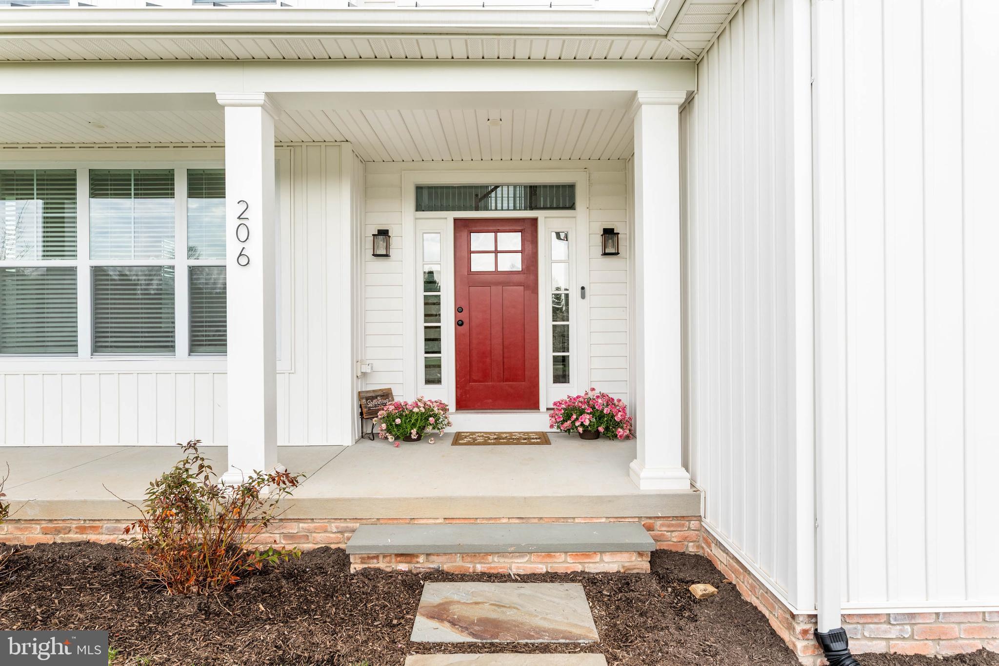206 VALLEY CREEK LANE