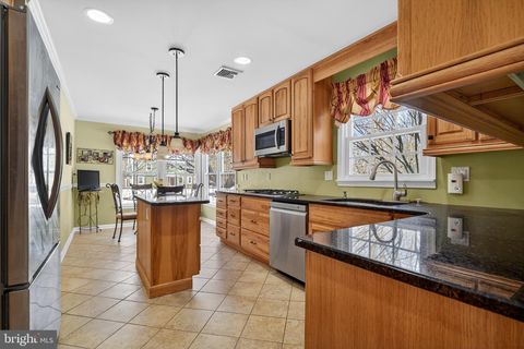 Homes For Sale - 70 Woodmere Way<br/> PRINCETON JUNCTION, NJ 08550