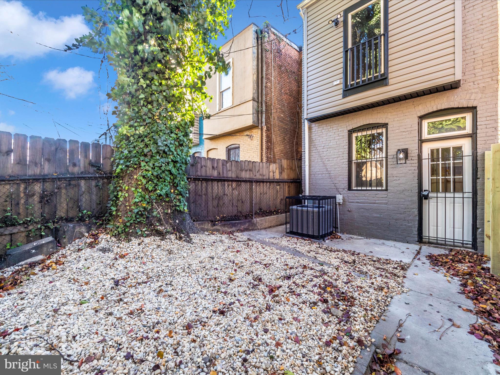 CHARLES VILLAGE - Residential
