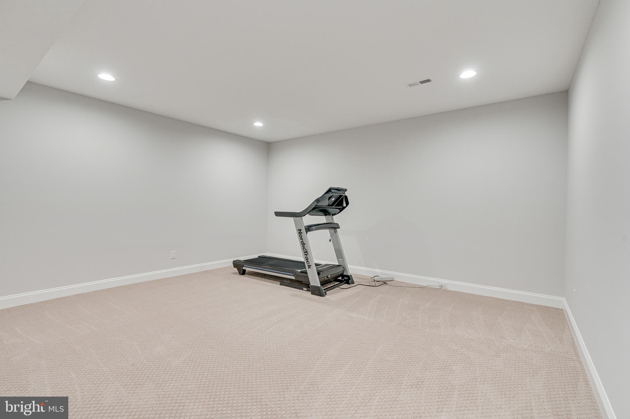 EL NIDO ESTATES - Residential