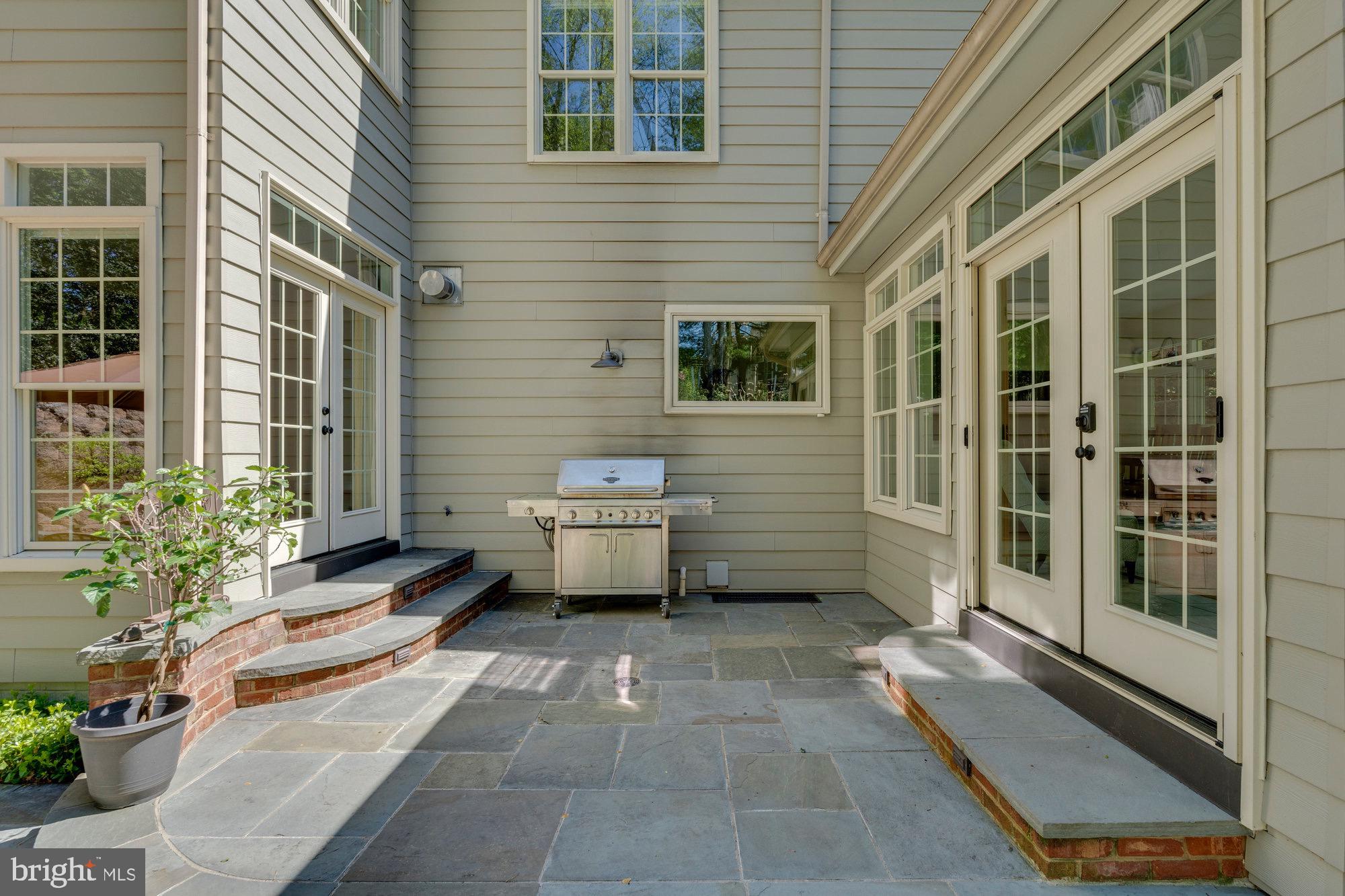 MANORS AT WOLF TRAP - Residential