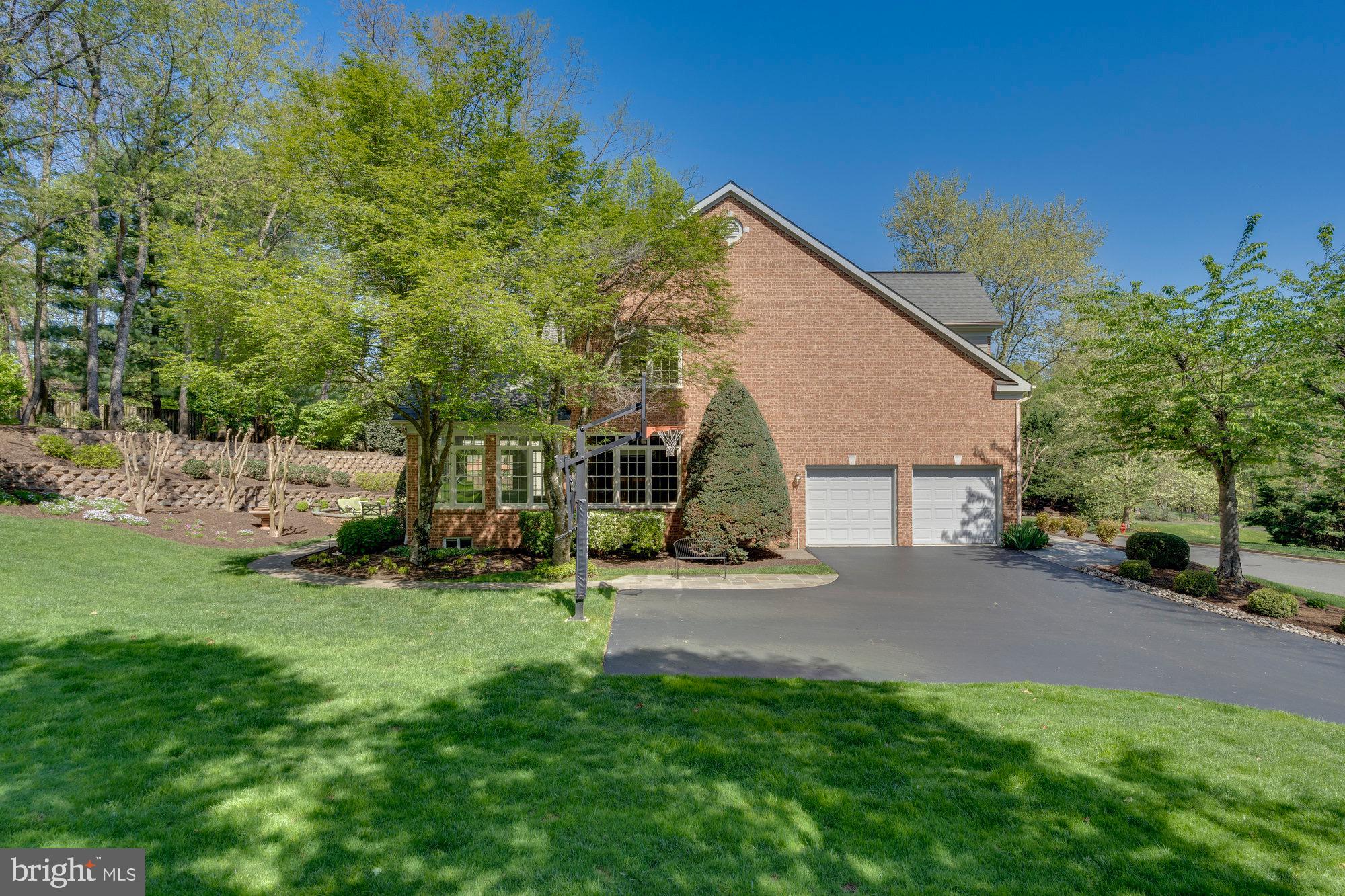 MANORS AT WOLF TRAP - Residential